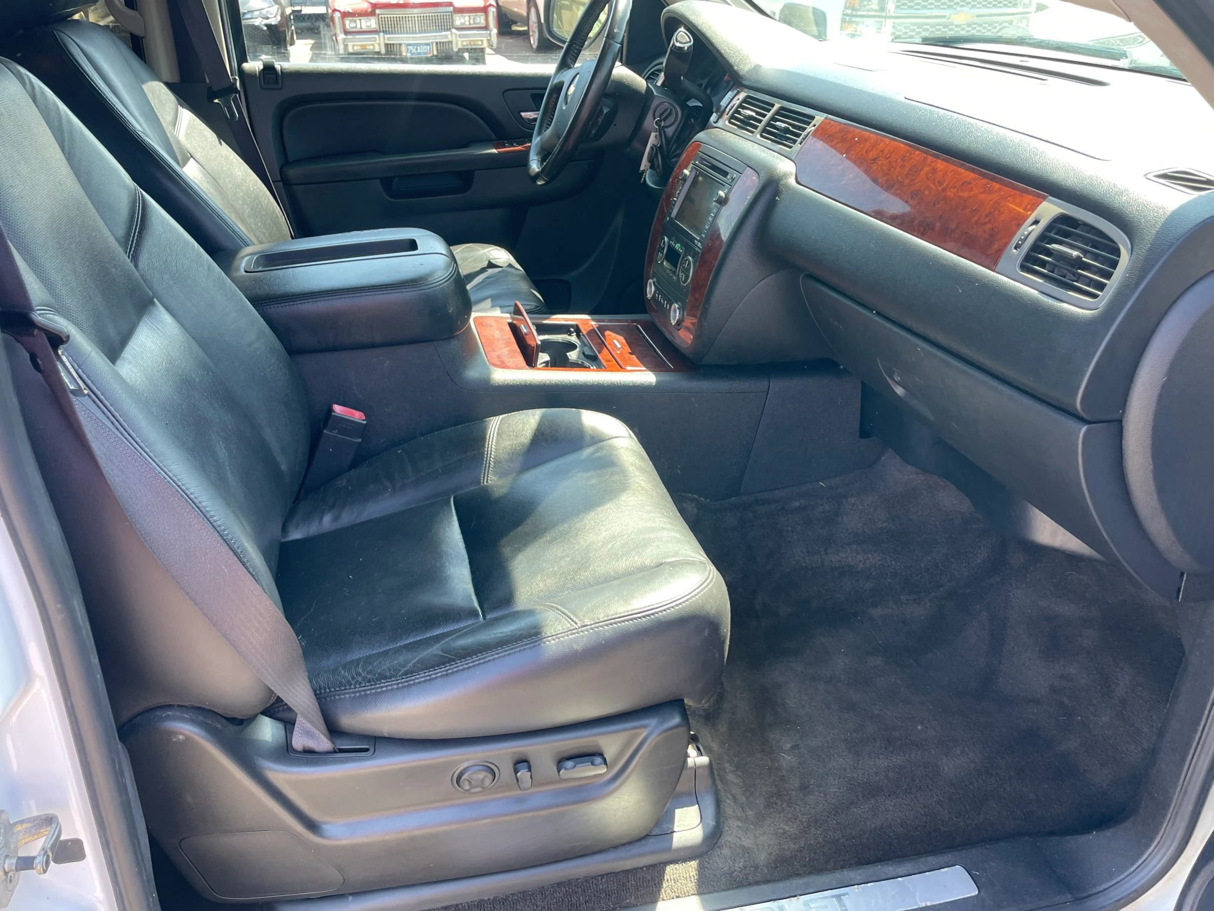 Used 2011 Chevrolet Suburban LTZ image 18