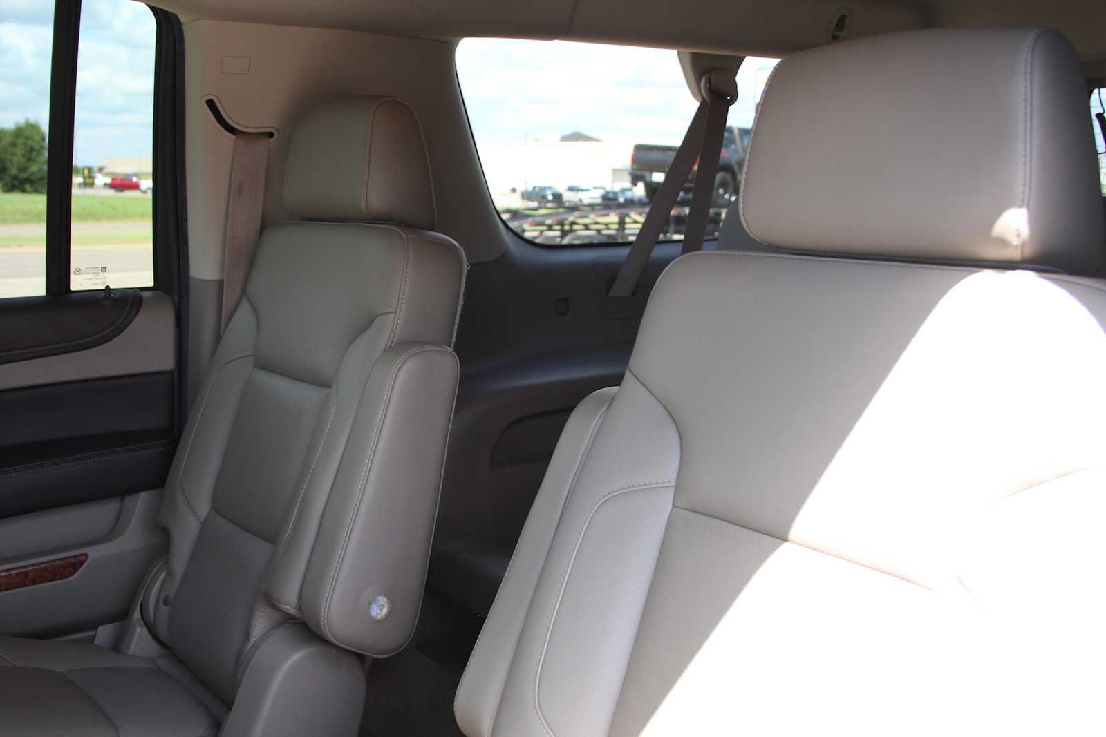 Used 2015 Chevrolet Suburban LTZ AWD/4WD image 23