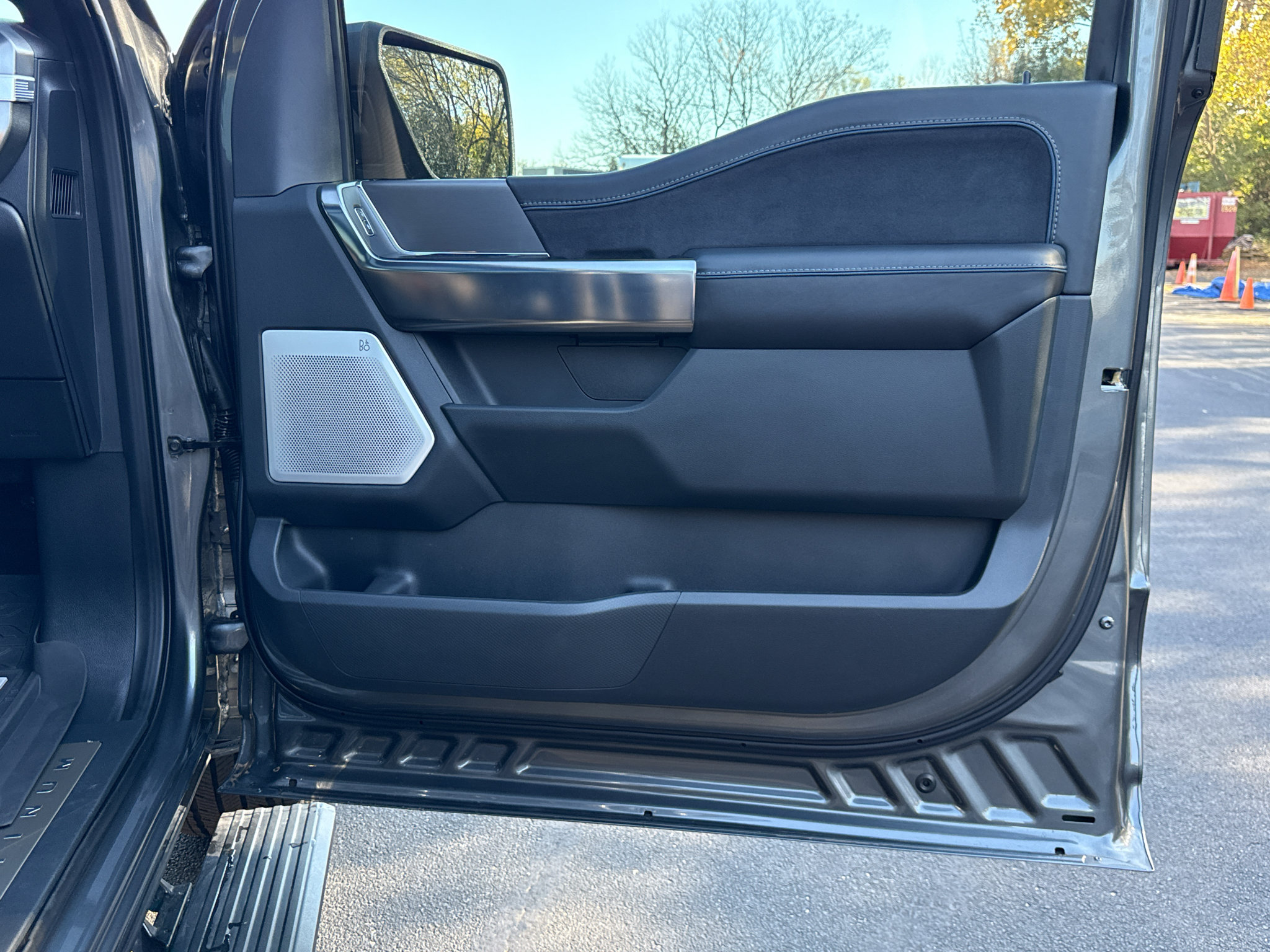 Certified 2025 Ford F150 Platinum AWD/4WD image 28