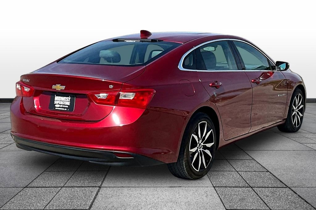 Used 2018 Chevrolet Malibu LT w/ Leather Package image 11