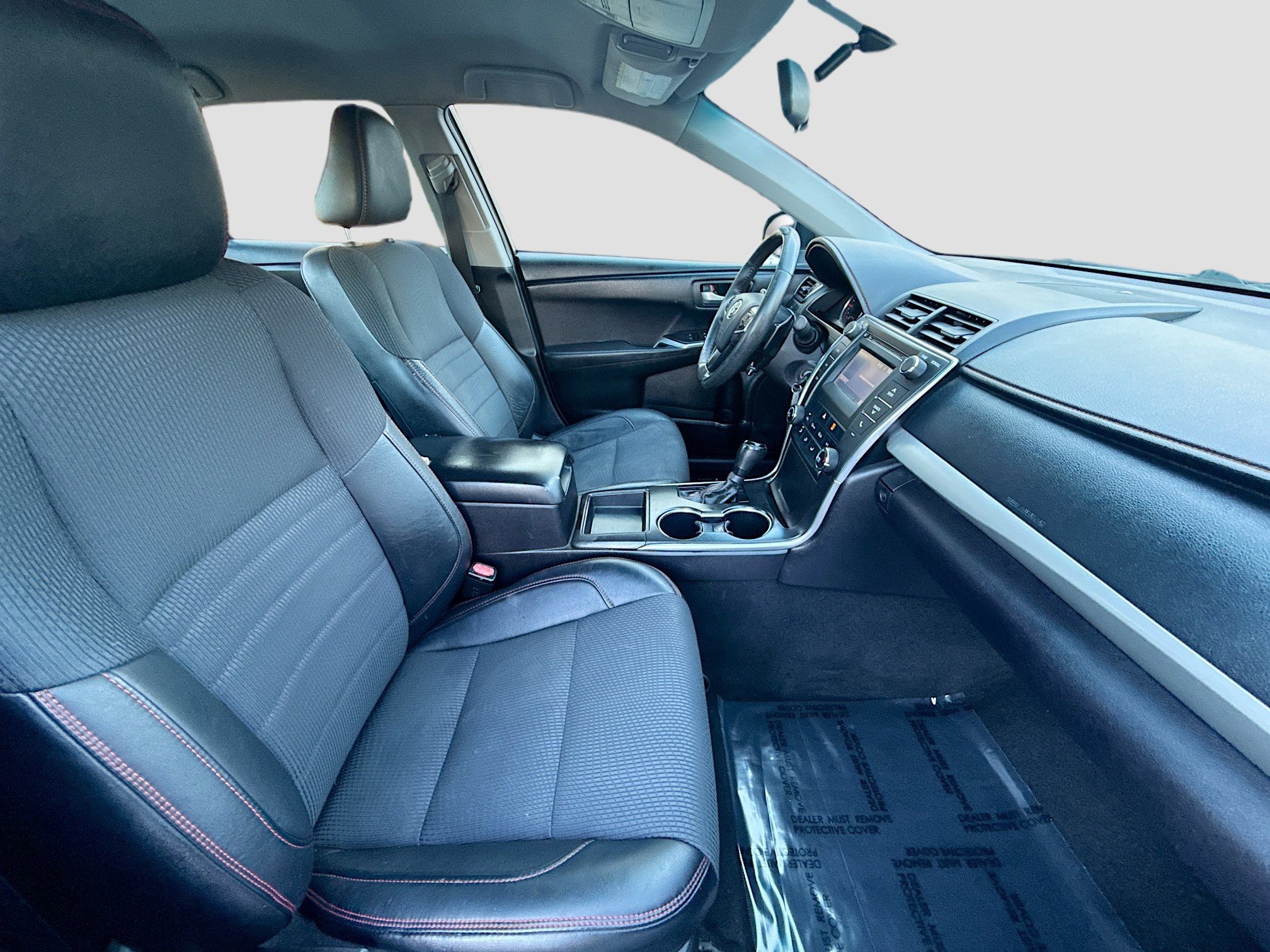 Used 2017 Toyota Camry SE image 28