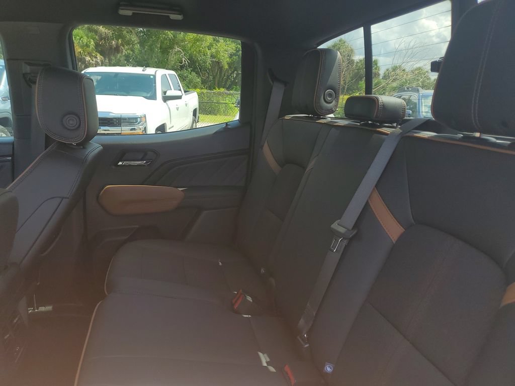 Certified 2025 GMC Canyon AT4 AWD/4WD image 13