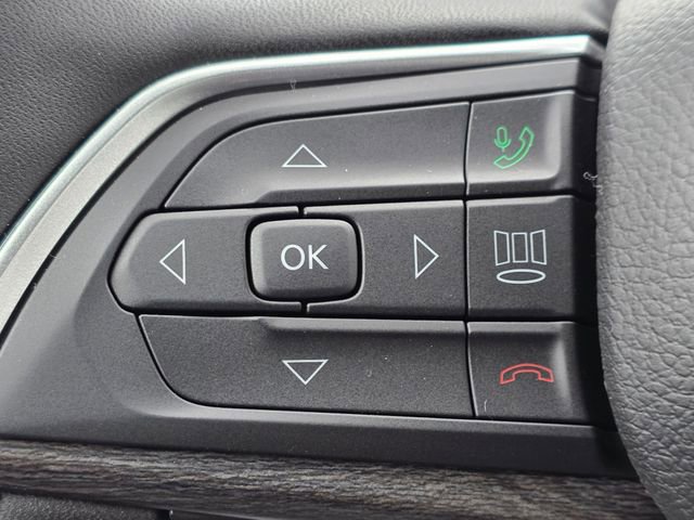 Used 2025 Jeep Grand Cherokee L Limited w/ Black Appearance Package image 10