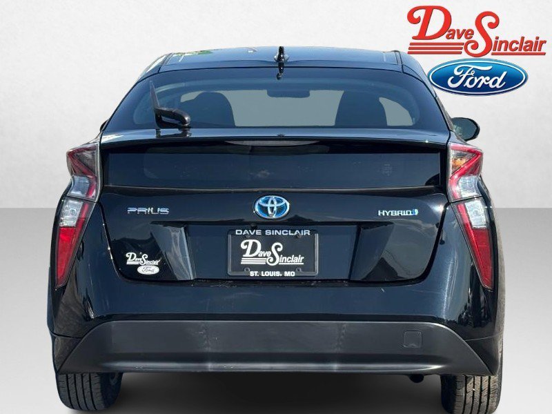 Used 2017 Toyota Prius Two w/ Carpet Mat Package image 8