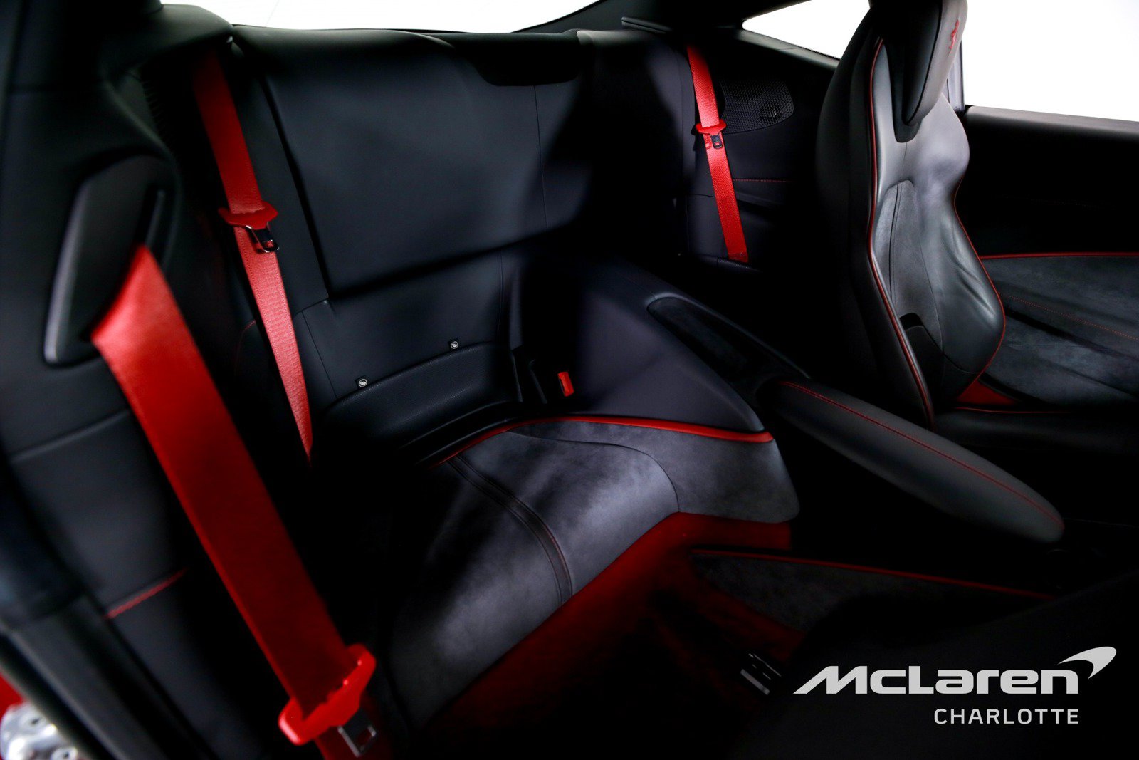 Used 2022 Ferrari Roma RWD image 21