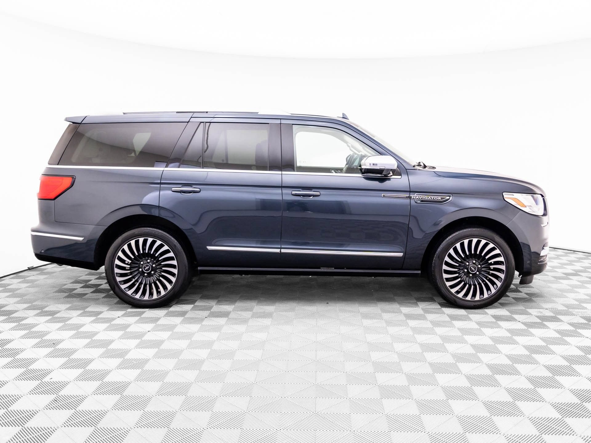 Used 2021 Lincoln Navigator Black Label AWD/4WD image 6
