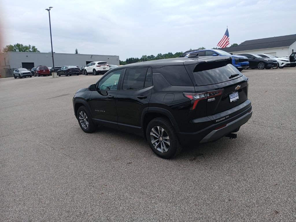 Used 2025 Chevrolet Equinox LT AWD/4WD image 3
