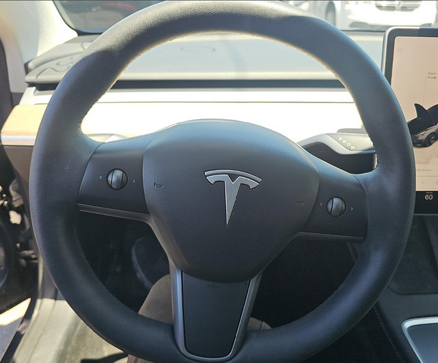 Used 2023 Tesla Model 3 Standard Range RWD image 8