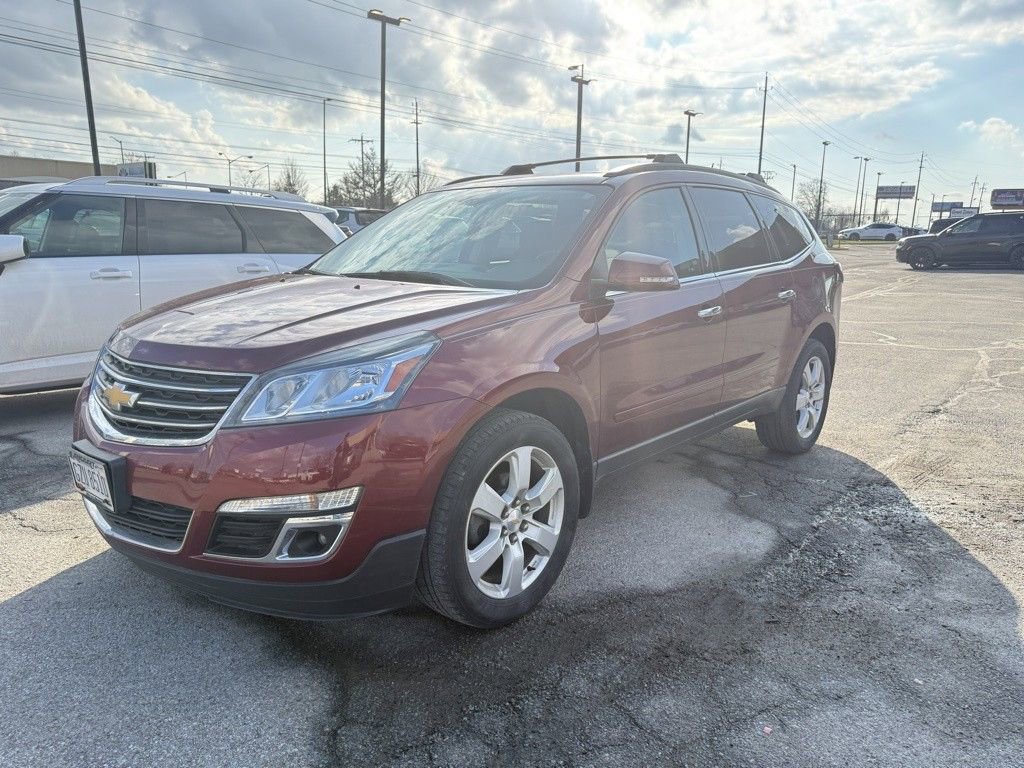 Used 2017 Chevrolet Traverse LT w/ Style and Technology Package image 1