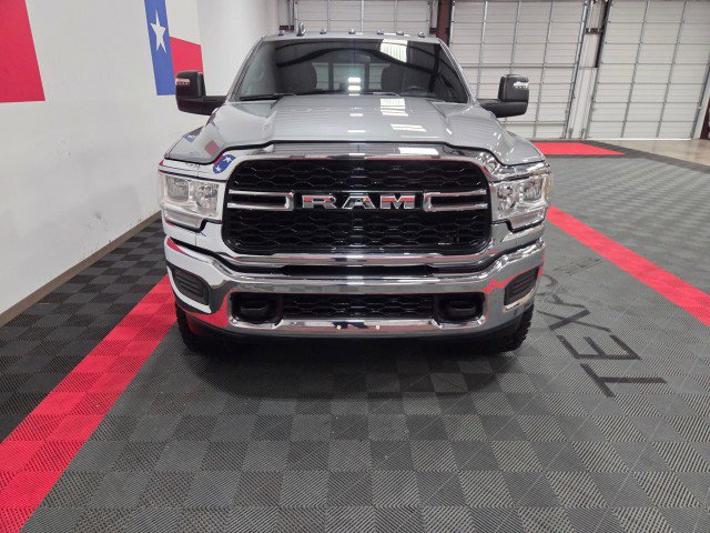 Used 2024 RAM 3500 Tradesman w/ Chrome Appearance Group image 4