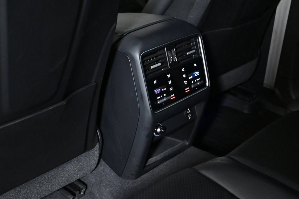 Certified 2023 Porsche Cayenne Platinum Edition AWD/4WD image 20