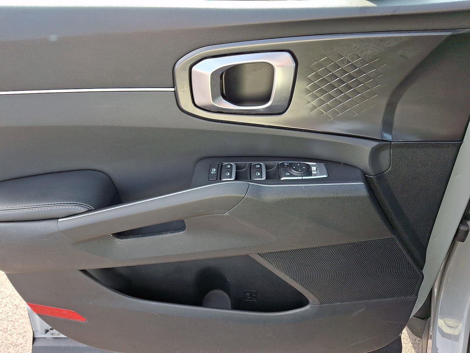 Used 2025 Kia Sorento S w/ Panoramic Sunroof Package image 27