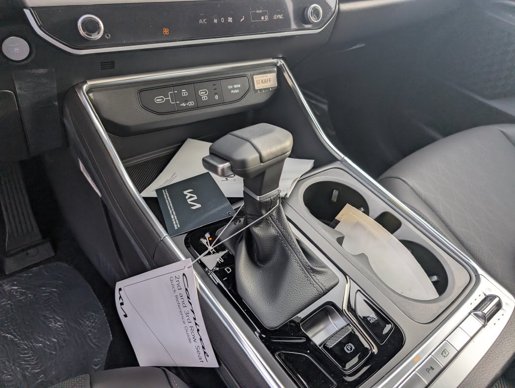 New 2027 Kia Carnival EX FWD image 18