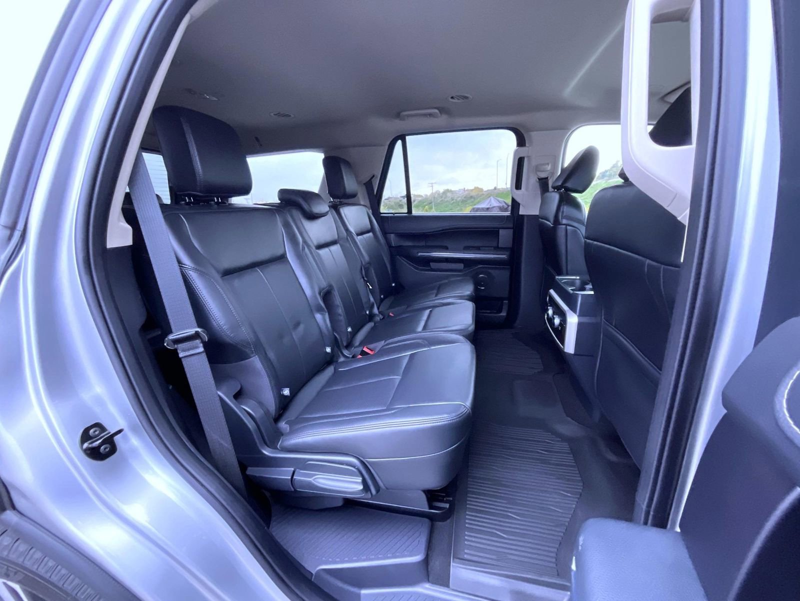 Used 2024 Ford Expedition XLT image 18