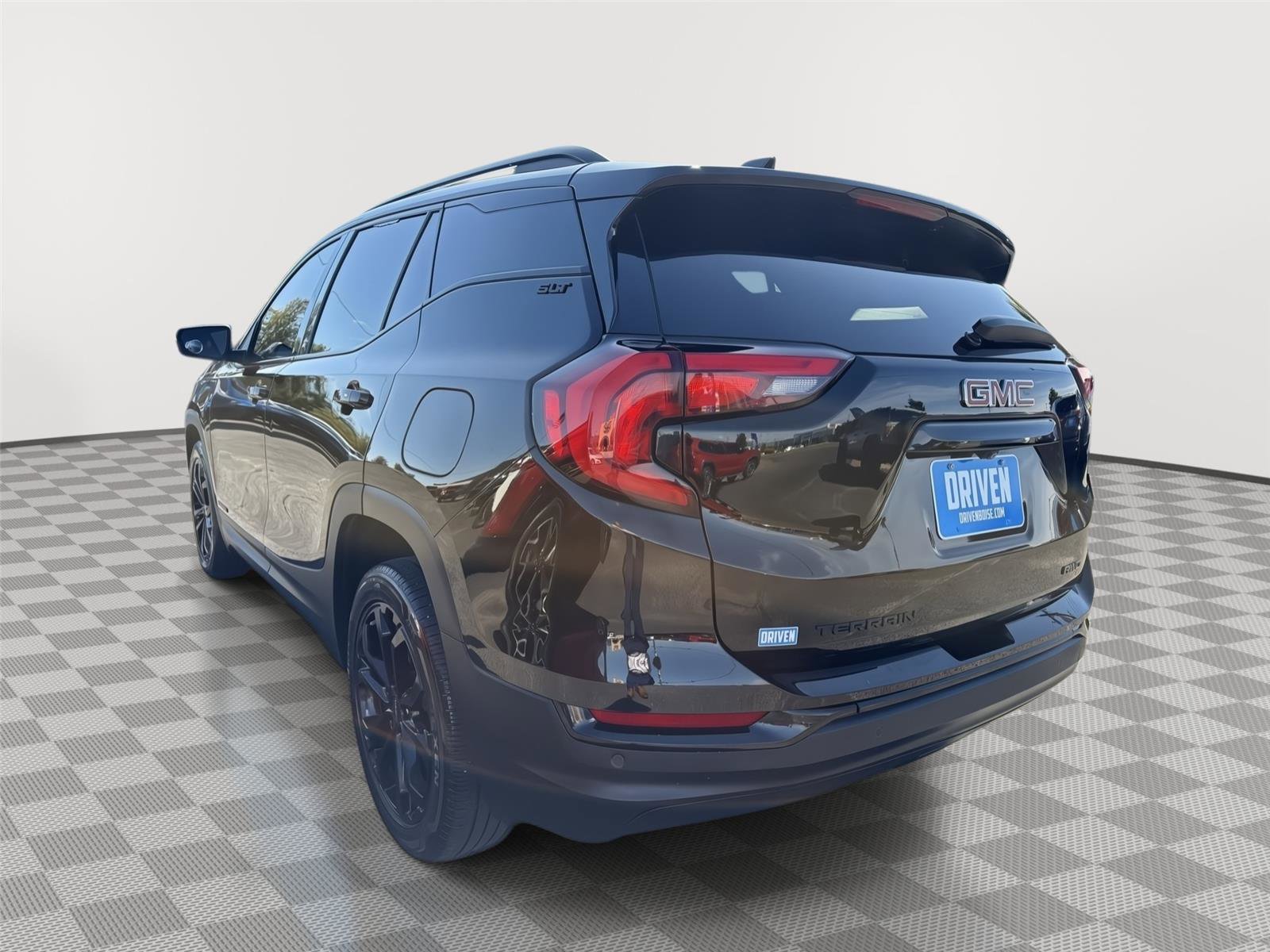 Used 2021 GMC Terrain SLT w/ Elevation Edition AWD/4WD image 7