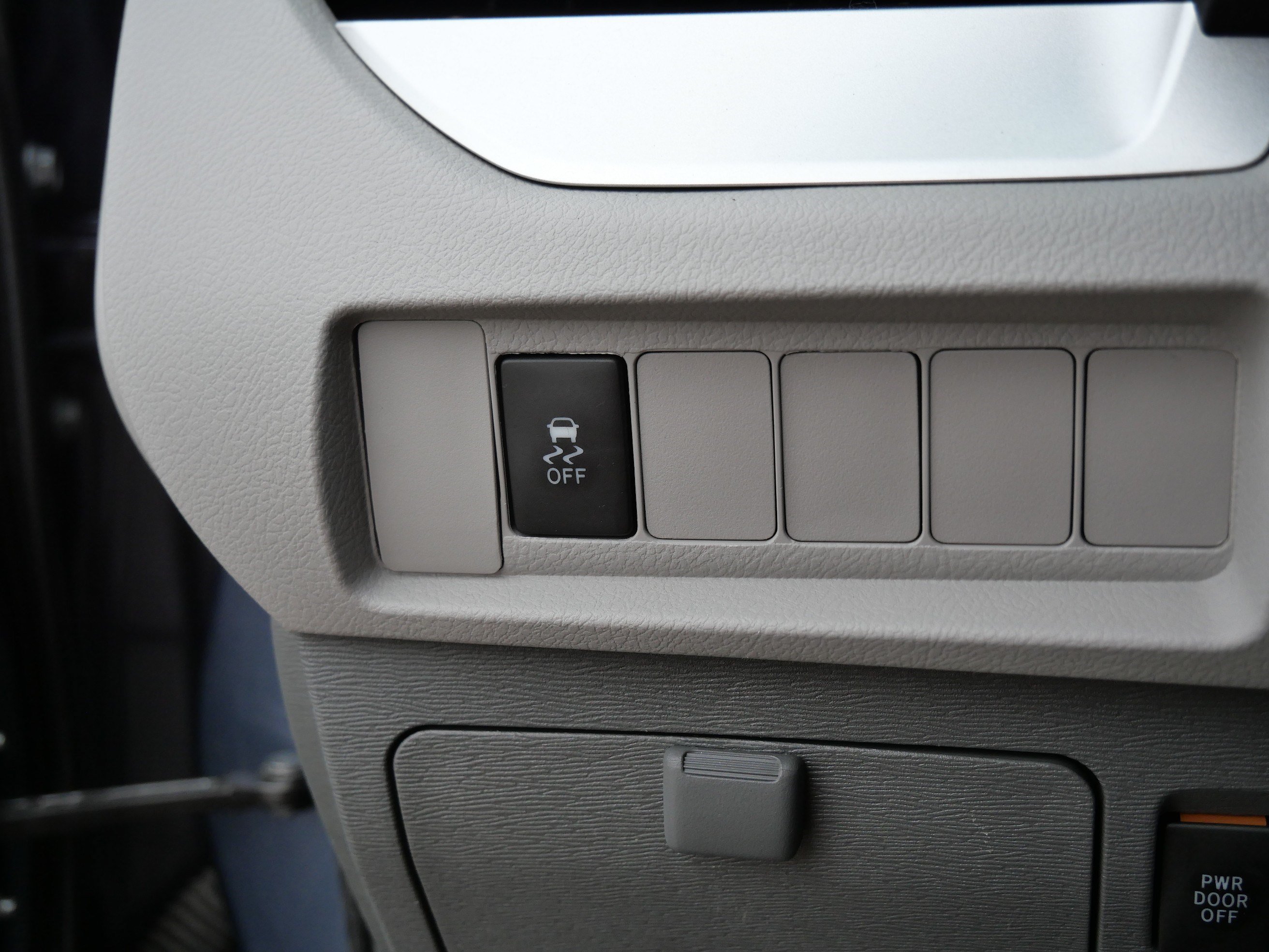 Used 2017 Toyota Sienna LE AWD/4WD image 26