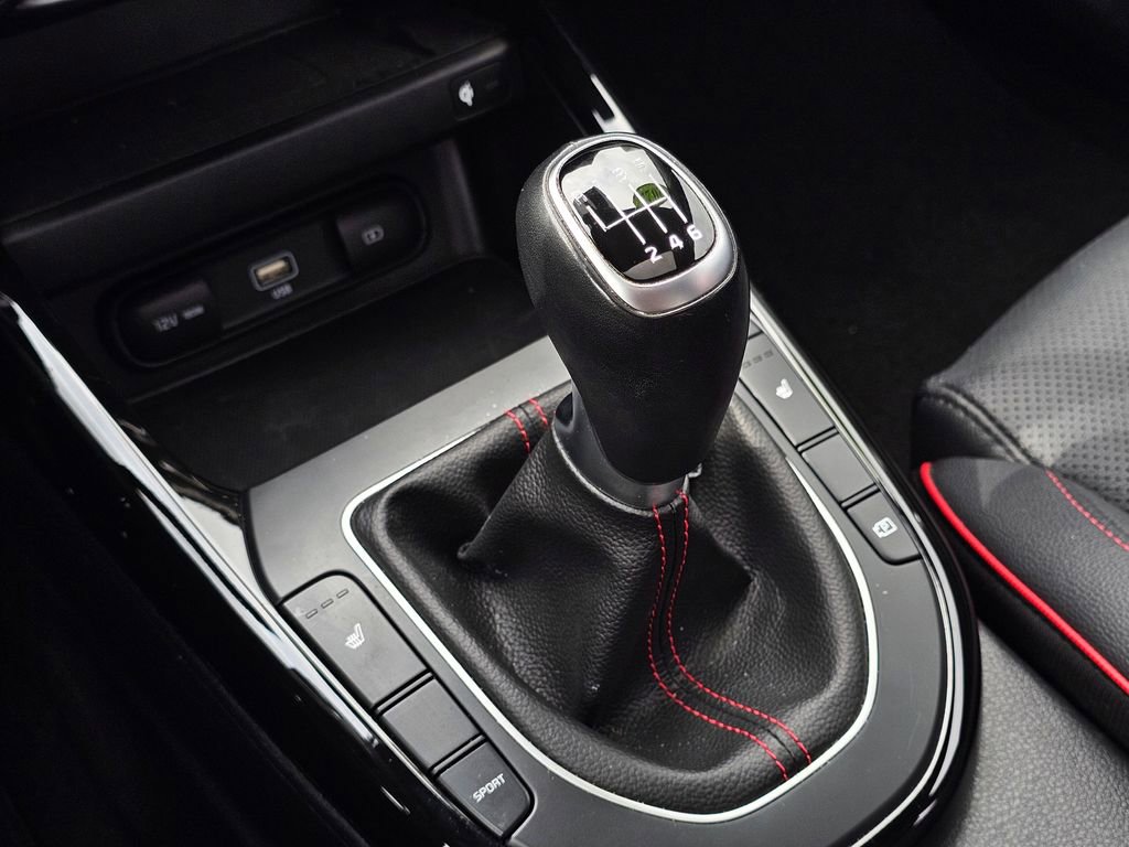 Used 2022 Kia Forte GT image 28