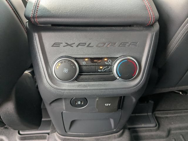Used 2025 Ford Explorer ST-Line w/ ST-Line Street Pack AWD/4WD image 27