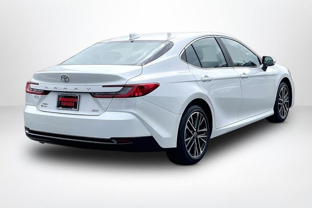 Used 2025 Toyota Camry XLE AWD/4WD image 13