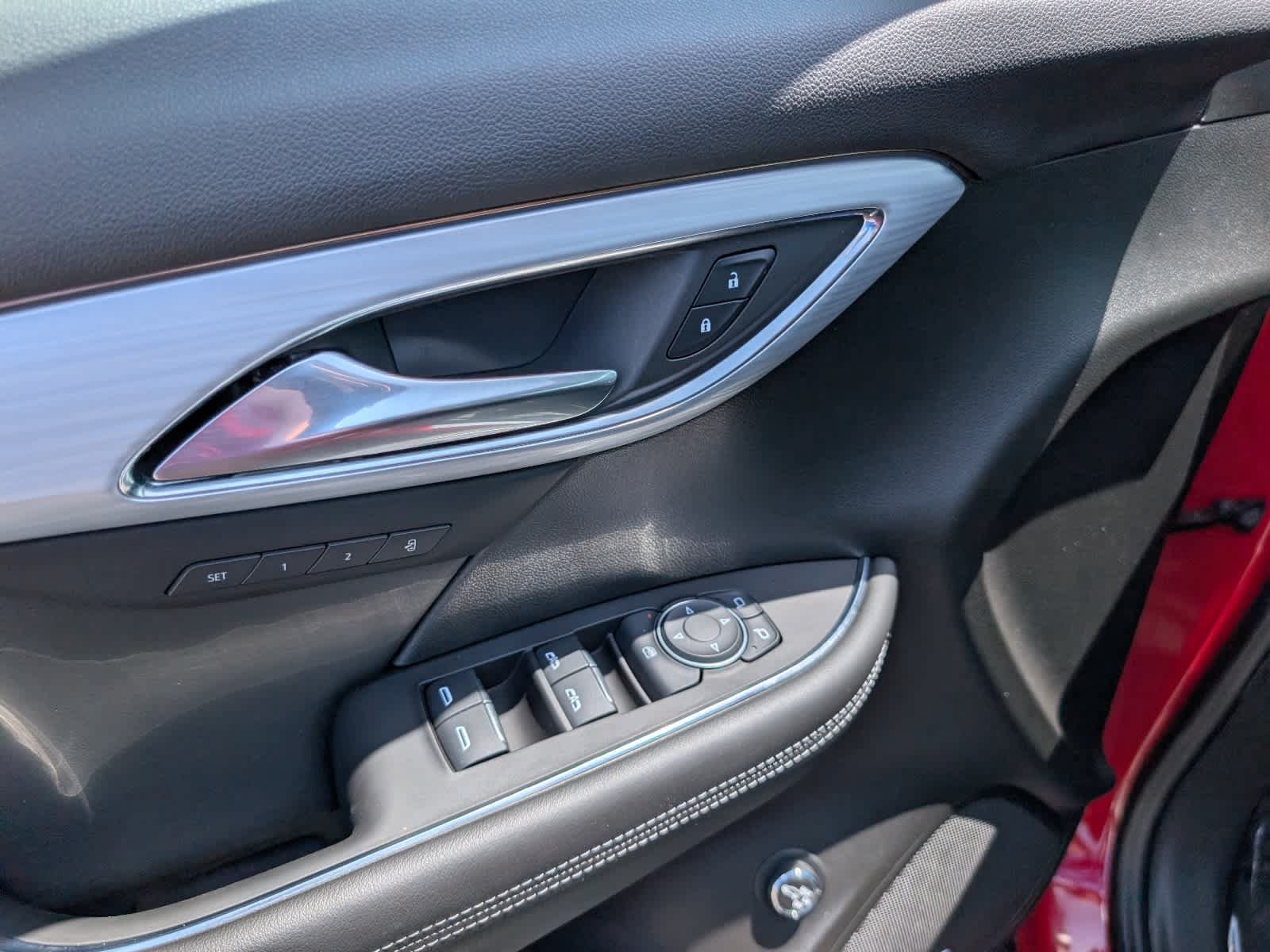 Certified 2025 Buick Envision Avenir AWD/4WD image 21