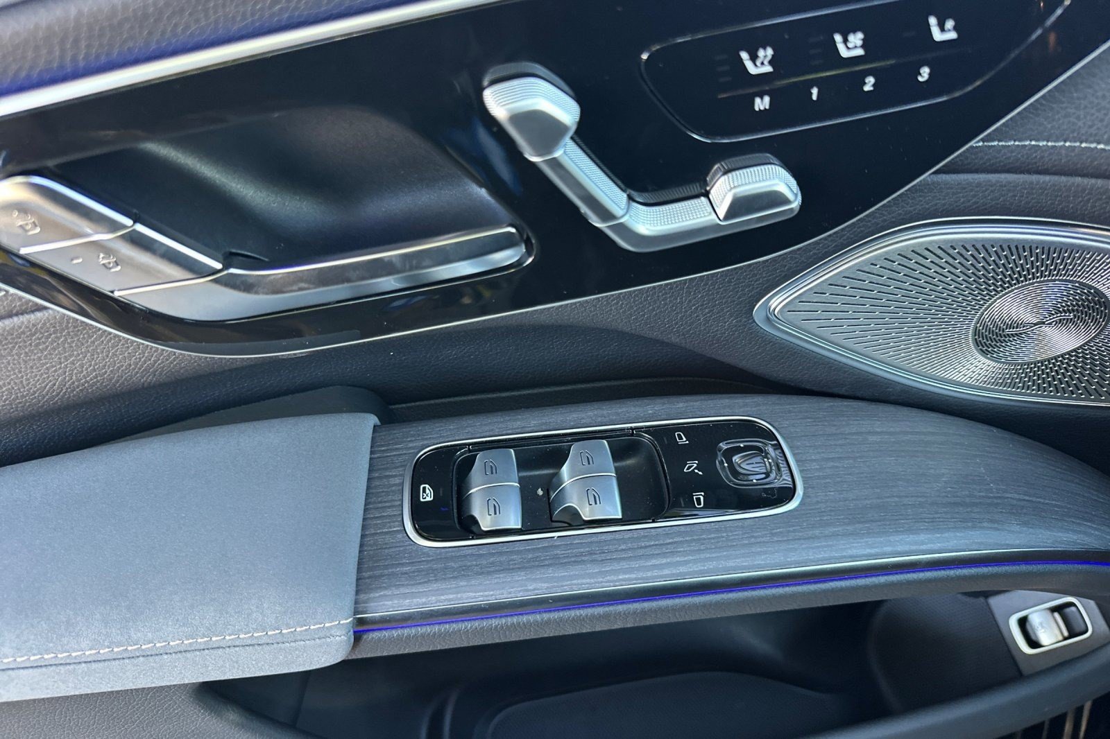 New 2026 Mercedes-Benz EQS 400 4MATIC SUV image 12