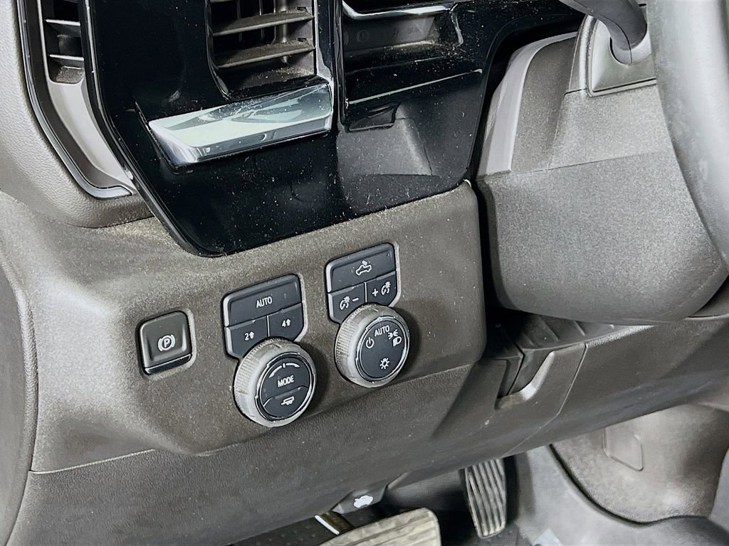 Certified 2025 Chevrolet Silverado 1500 LT image 9
