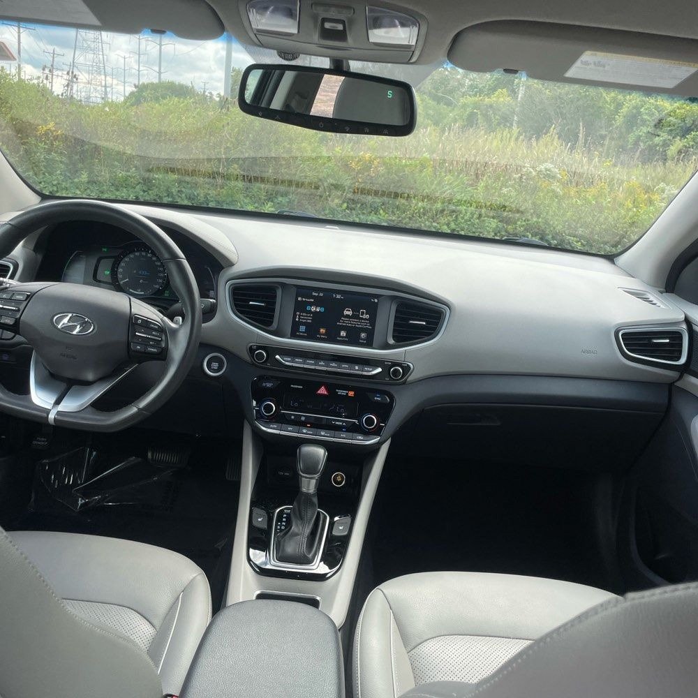Used 2018 Hyundai Ioniq Limited FWD image 7
