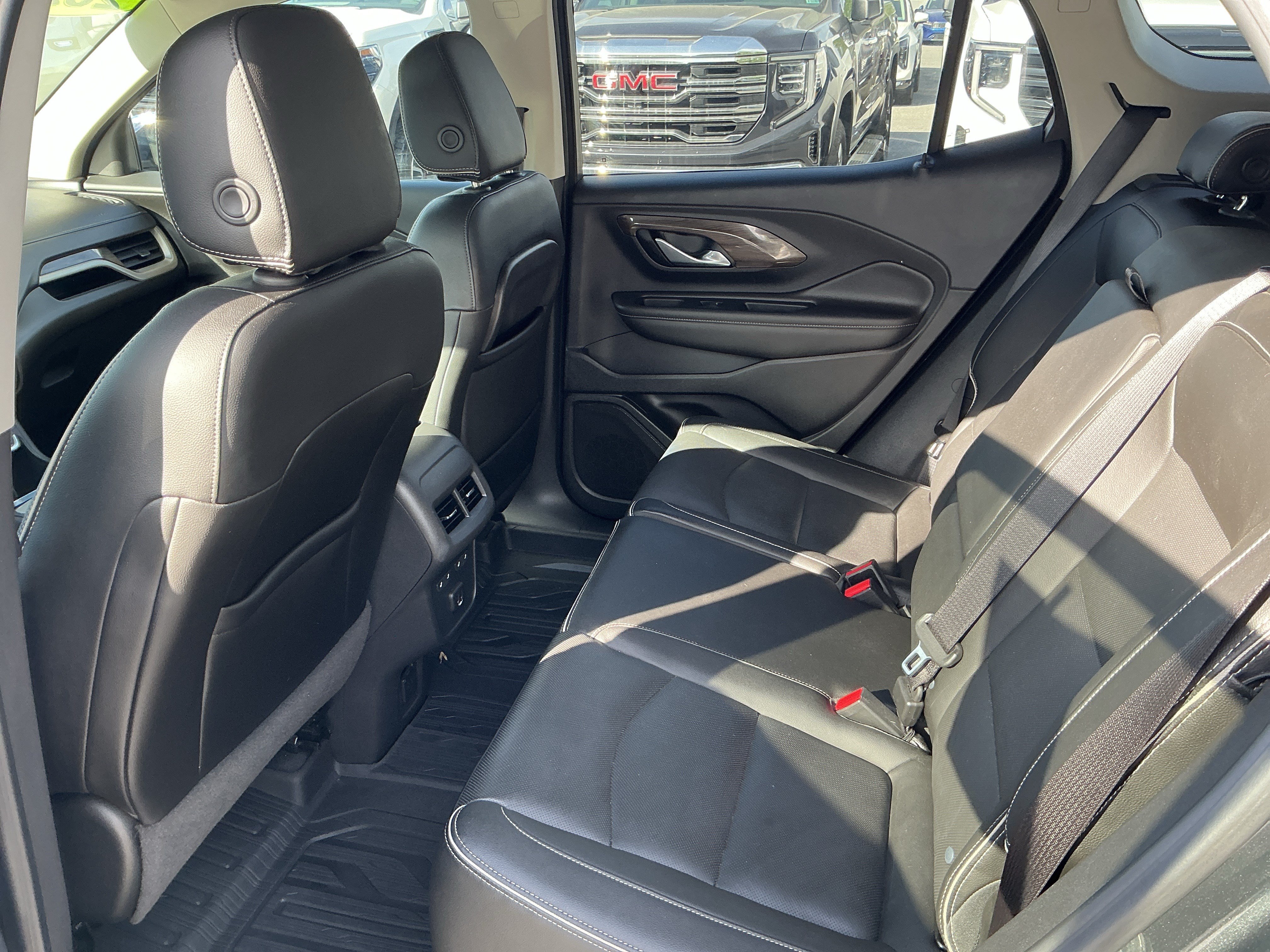 Used 2020 GMC Terrain Denali w/ Denali Premium Package AWD/4WD image 10