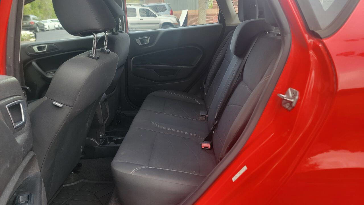 Used 2014 Ford Fiesta SE image 9