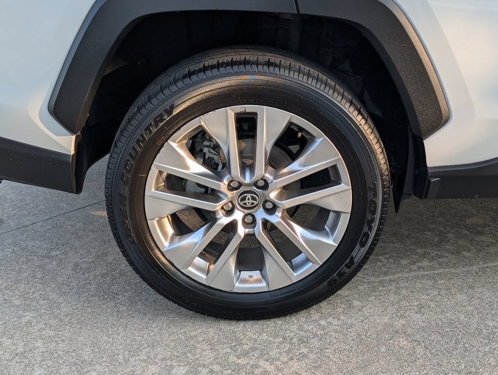 Used 2025 Toyota RAV4 XLE Premium FWD image 3