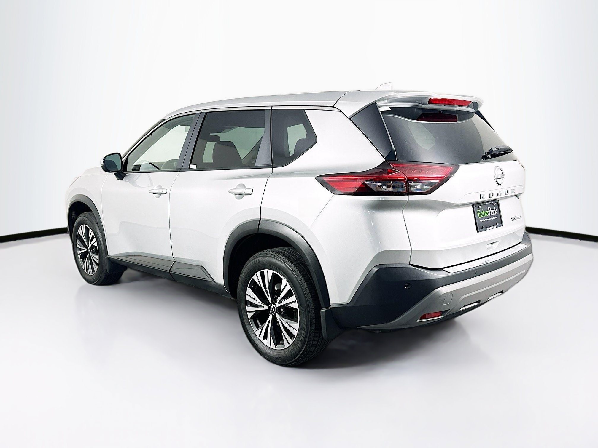 Used 2023 Nissan Rogue SV AWD/4WD image 5