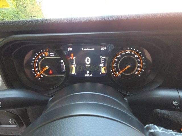 Used 2025 Jeep Gladiator Sport AWD/4WD image 17