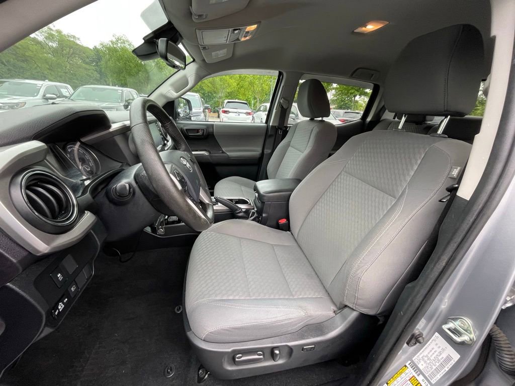 Used 2020 Toyota Tacoma SR5 RWD image 25