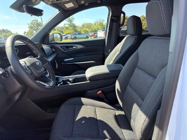 New 2027 Chevrolet Traverse LT w/ Sun and Wheel Package FWD image 16