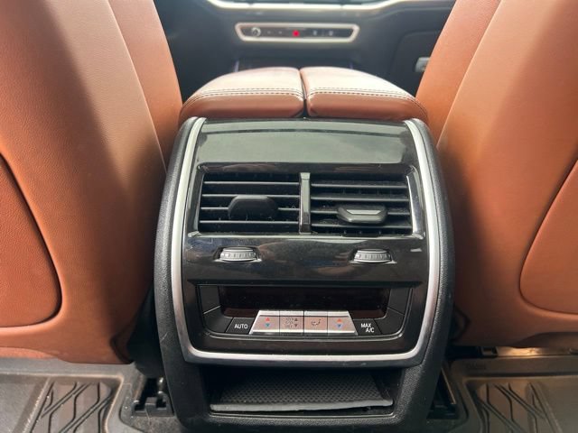 Used 2024 BMW X7 xDrive40i w/ Premium Package AWD/4WD image 18