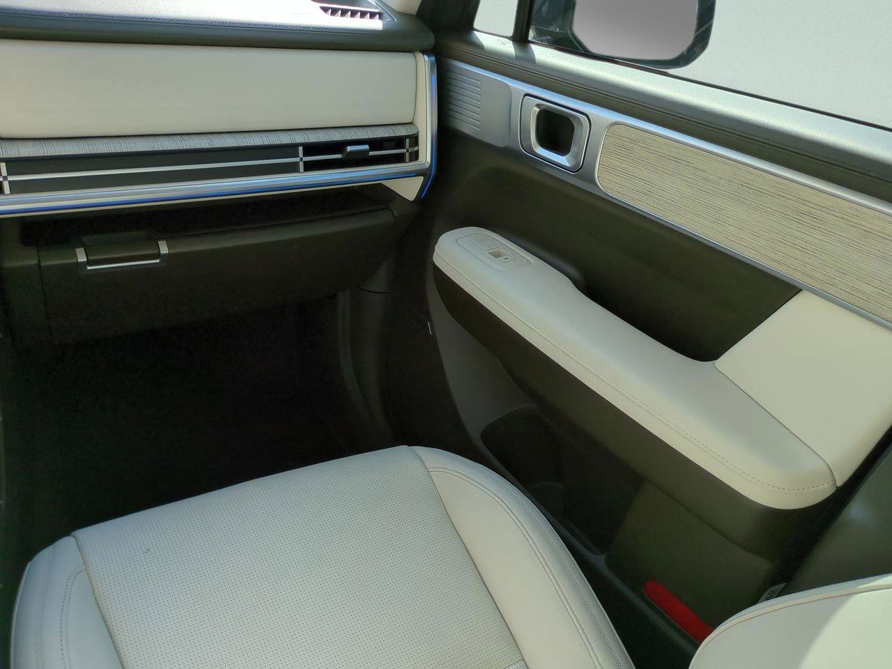 Used 2025 Hyundai Santa Fe Calligraphy image 16