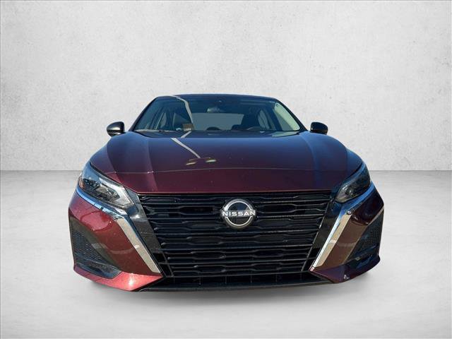 Used 2025 Nissan Altima 2.5 SV FWD image 2