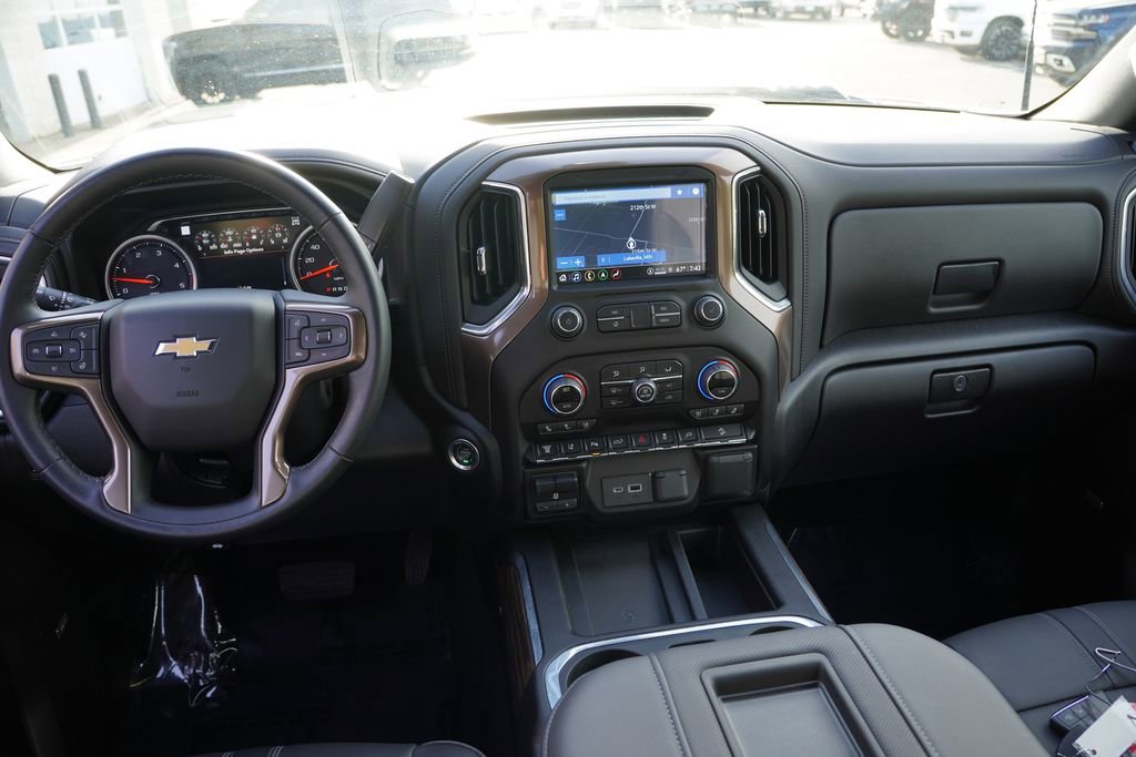 Certified 2022 Chevrolet Silverado 3500 High Country w/ Z71 Off-Road Package AWD/4WD image 19