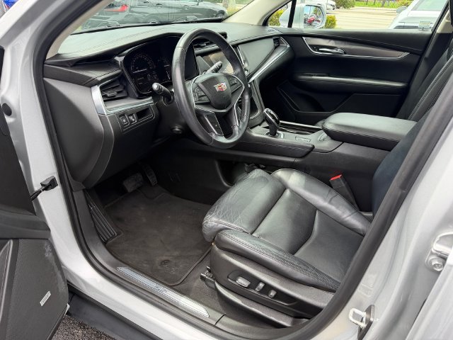 Used 2017 Cadillac XT5 Luxury FWD image 10