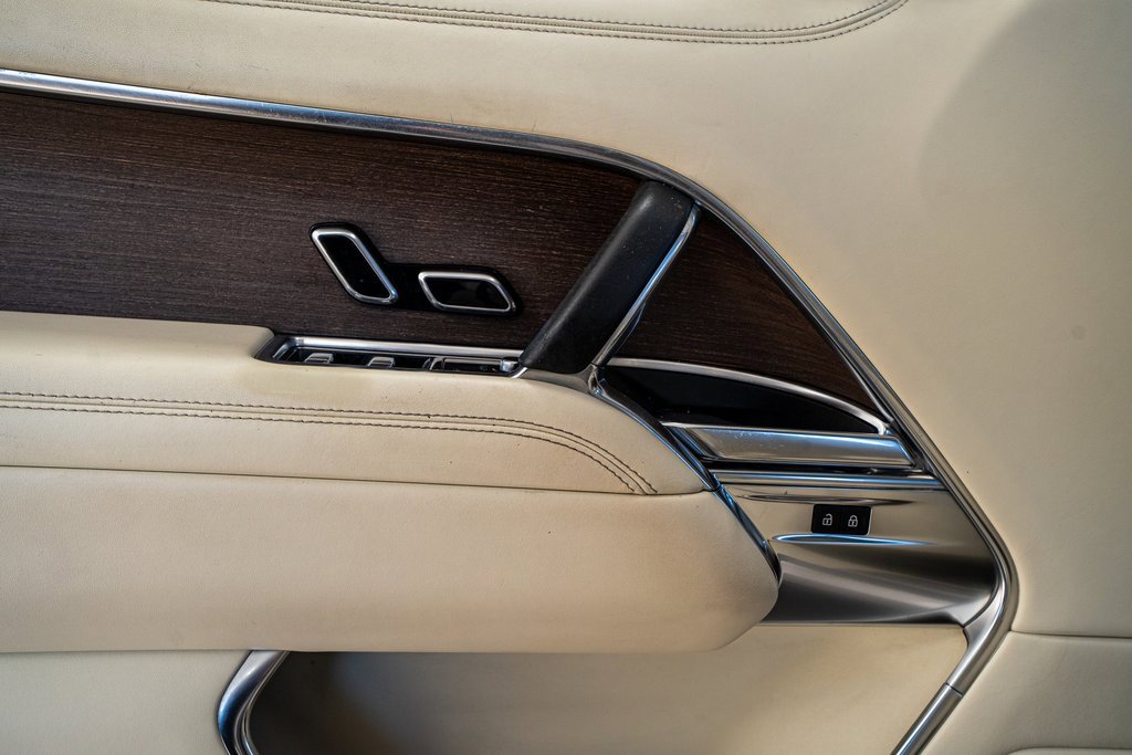 Used 2023 Land Rover Range Rover Long Wheelbase SE image 30