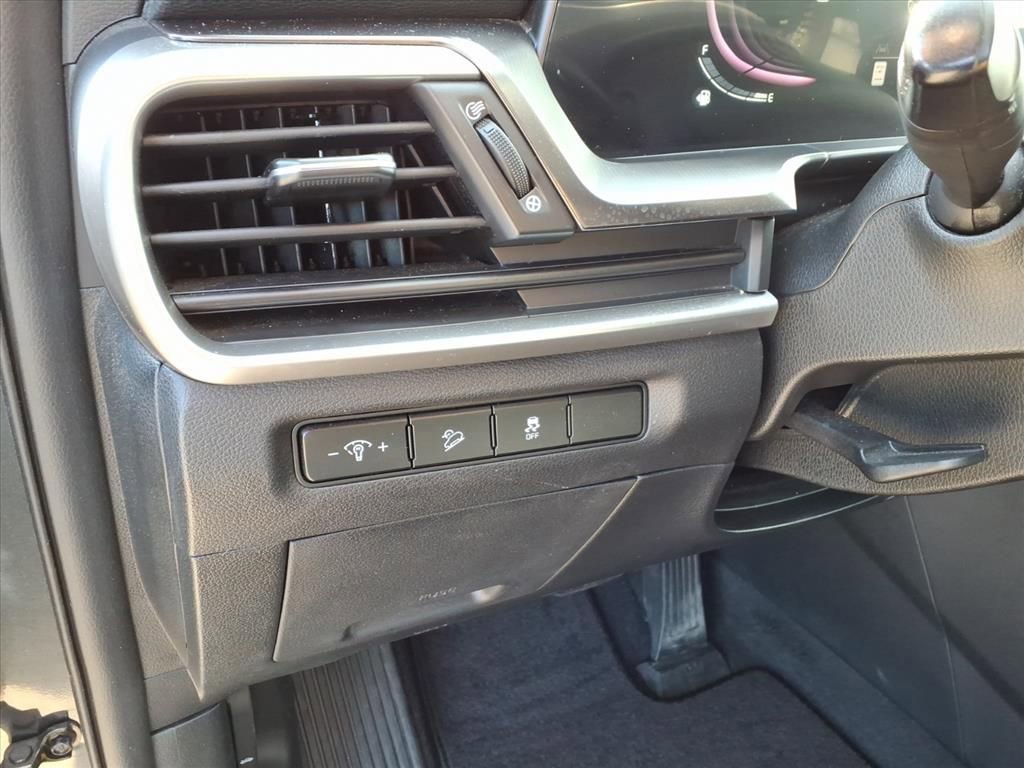 Used 2023 Kia Telluride LX image 19