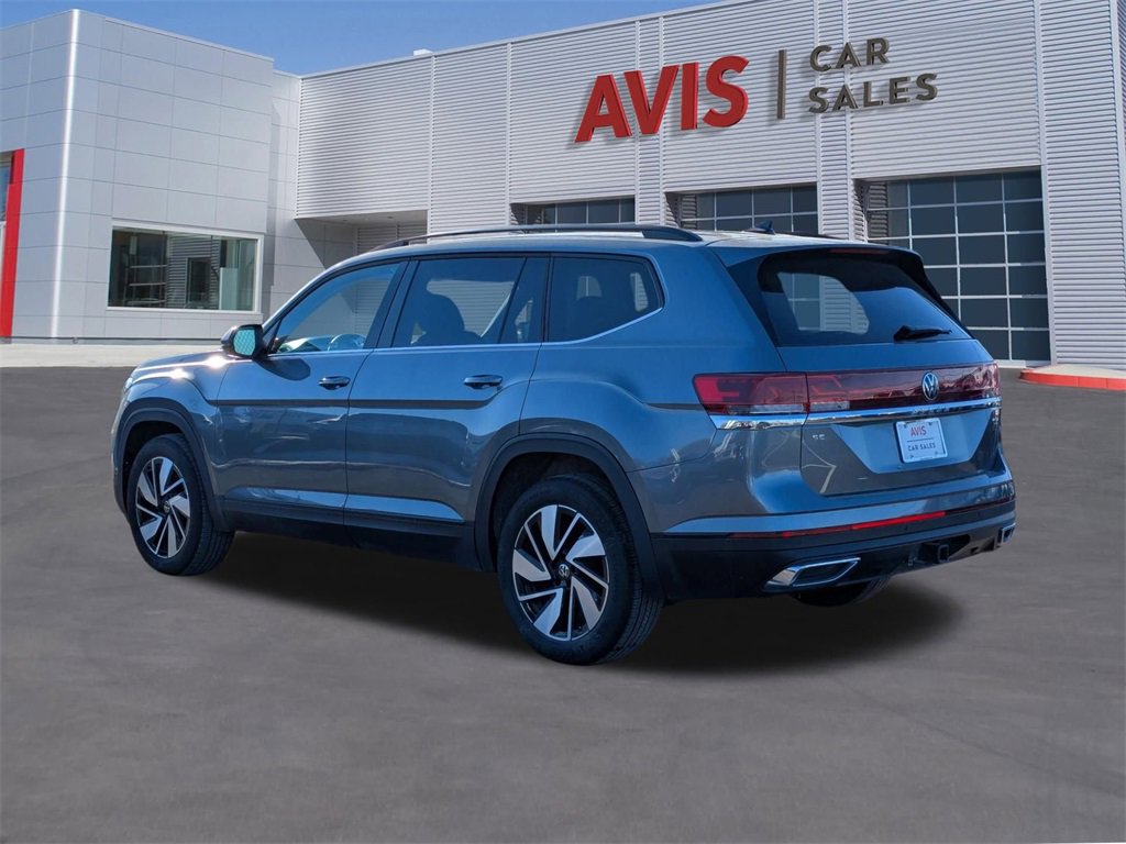 Used 2025 Volkswagen Atlas SE image 3