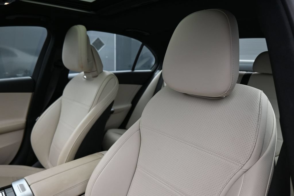 Used 2025 Mercedes-Benz C 300 Sedan image 13