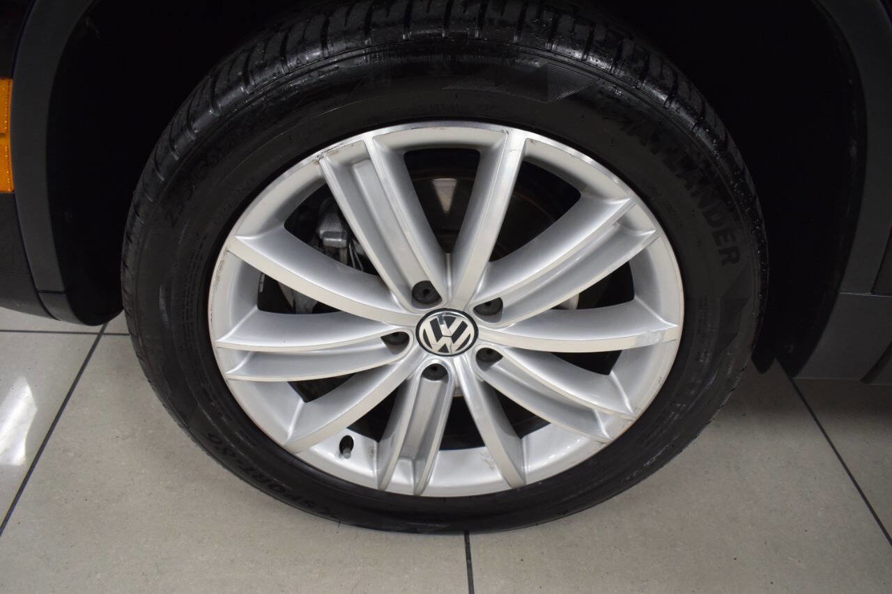 Used 2016 Volkswagen Tiguan SE image 11