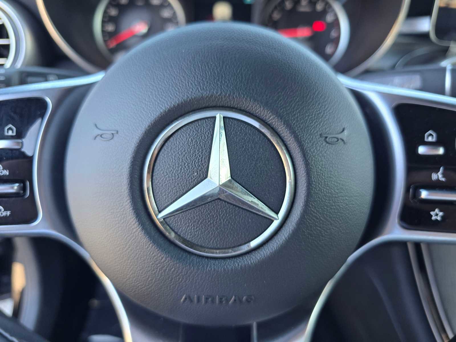 Used 2022 Mercedes-Benz GLC 300 4MATIC image 24