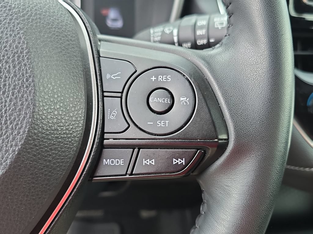 Used 2021 Toyota Corolla SE w/ SE Preferred Package FWD image 19