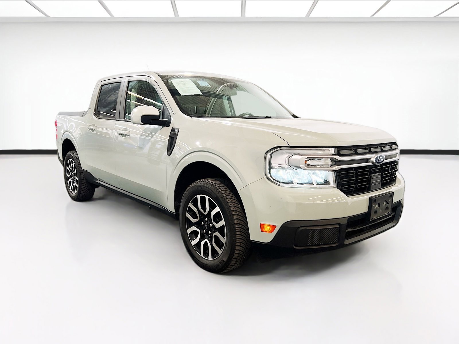 Used 2023 Ford Maverick Lariat w/ Lariat Luxury Package image 3