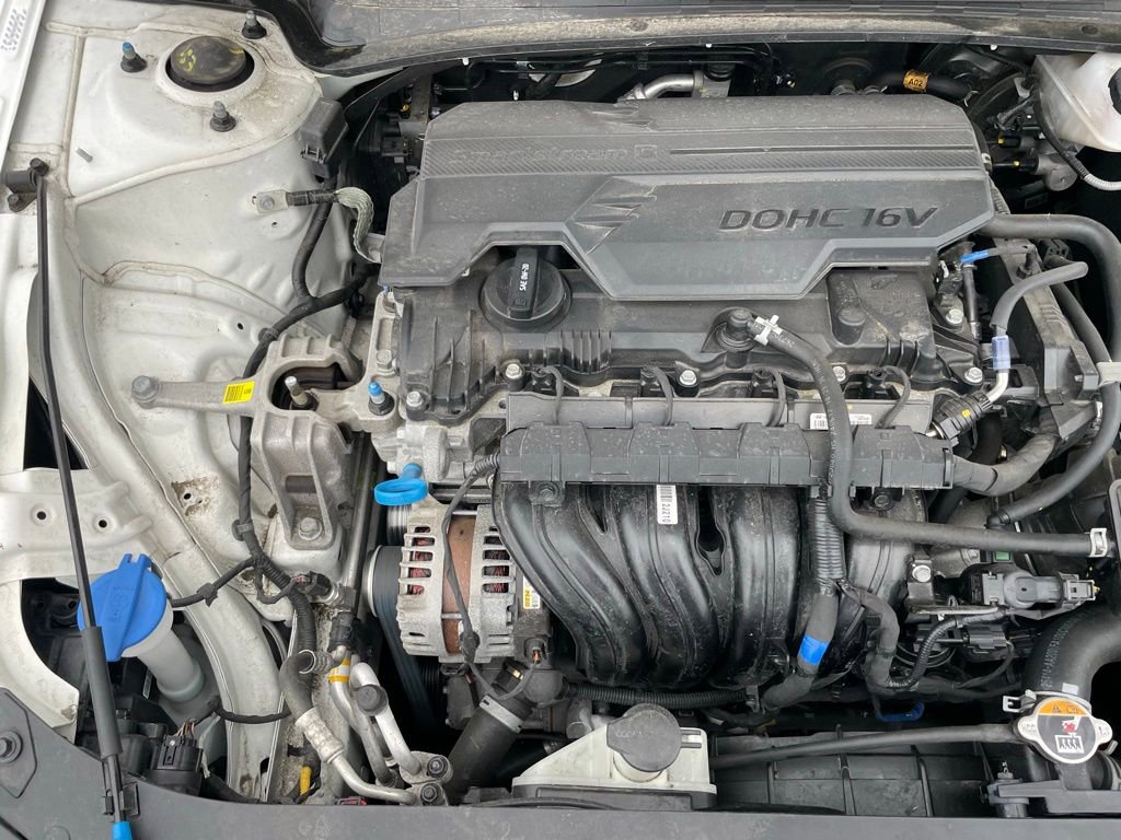 Used 2025 Hyundai Elantra SEL FWD image 40