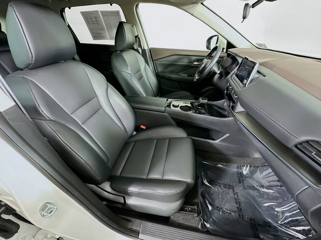 Certified 2023 Nissan Rogue SV w/ SV Premium B Package image 37