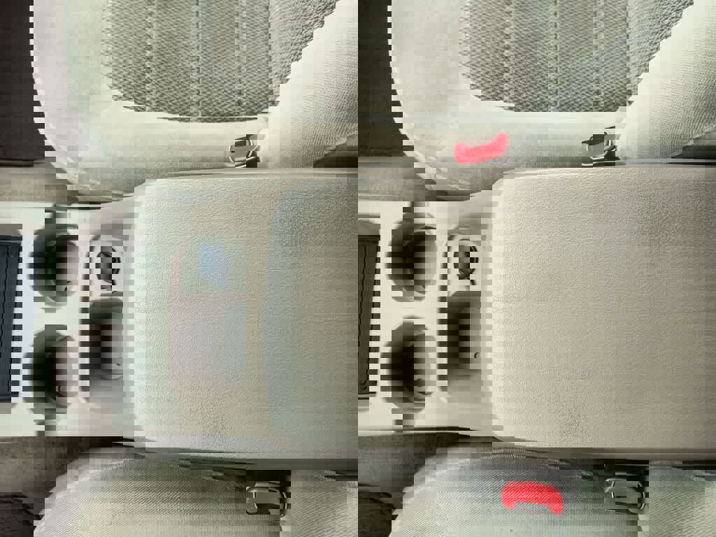 Used 2004 Ford Explorer XLT image 19